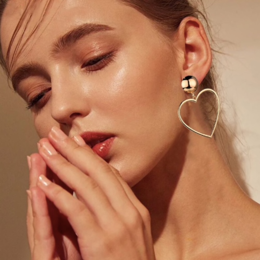 Round Dot Hollow Heart Gold Hoop Earrings - Picture 3 of 8